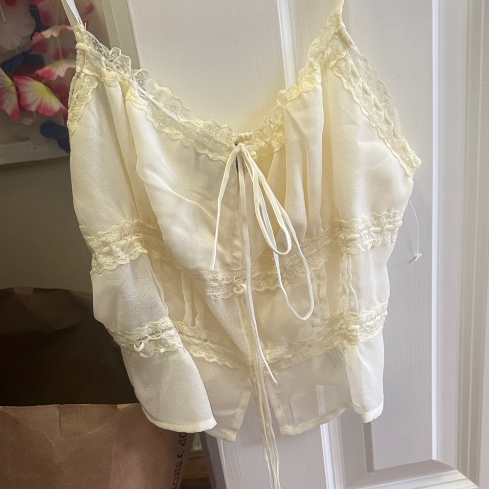 Pacsun lace crop top